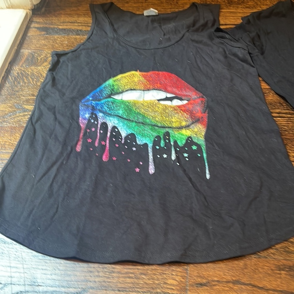 Two black shirts with lips/tongue. Used. - Picture 8 of 8